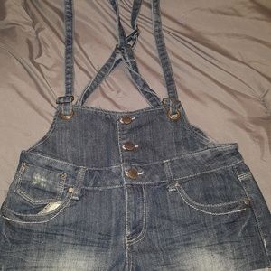 Overall shorts